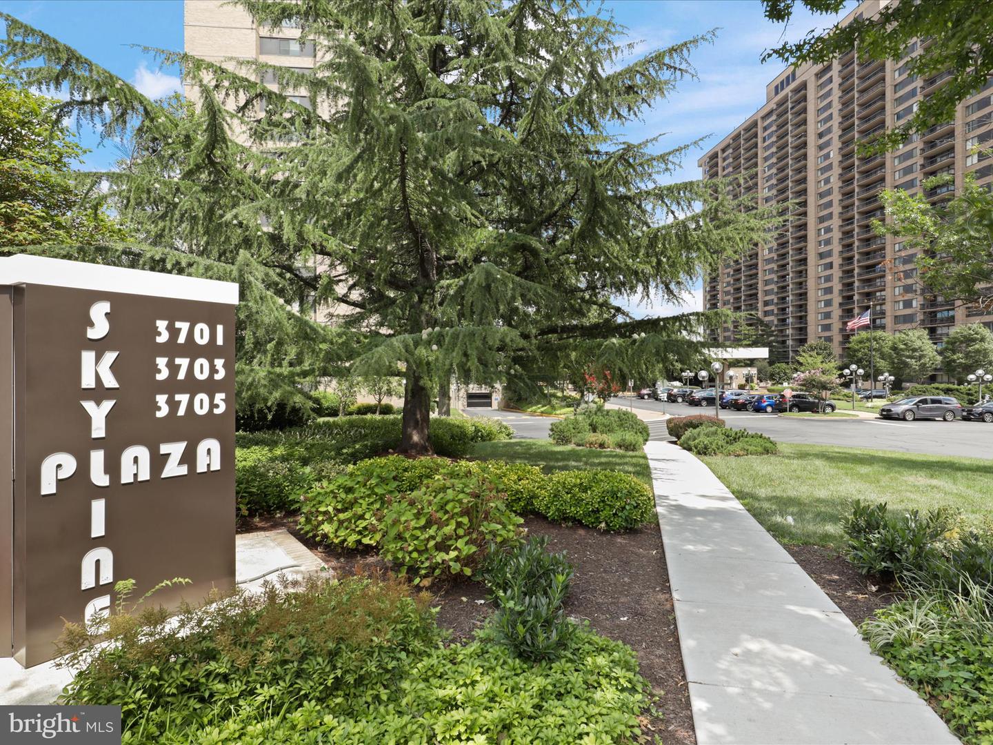 3701 S GEORGE MASON DR #404N, FALLS CHURCH, Virginia 22041, 1 Bedroom Bedrooms, ,1 BathroomBathrooms,Residential,For sale,3701 S GEORGE MASON DR #404N,VAFX2204554 MLS # VAFX2204554