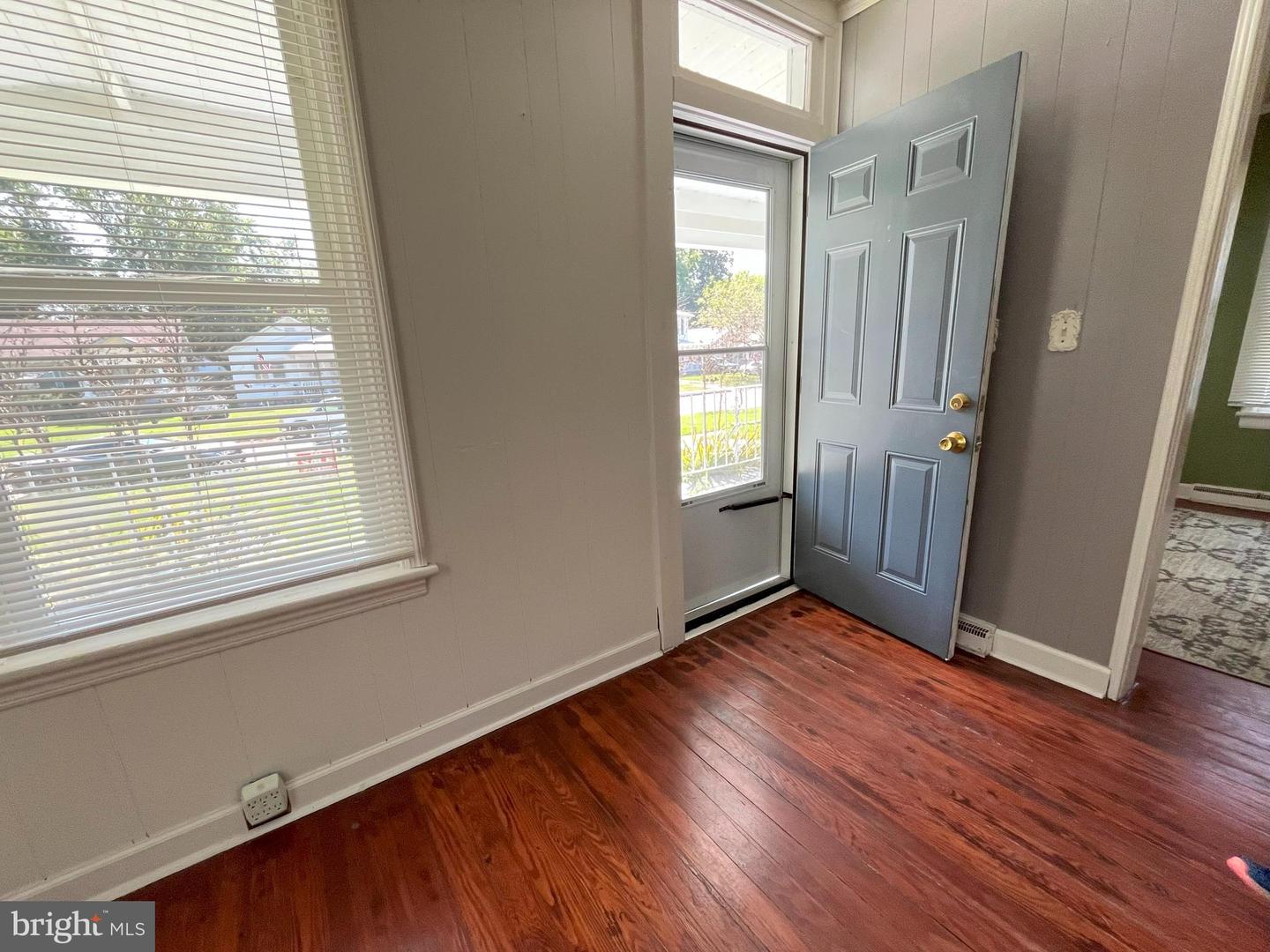 230 LAFAYETTE AVE, COLONIAL HEIGHTS, Virginia 23834, 2 Bedrooms Bedrooms, ,1 BathroomBathrooms,Residential,For sale,230 LAFAYETTE AVE,VACF2000902 MLS # VACF2000902