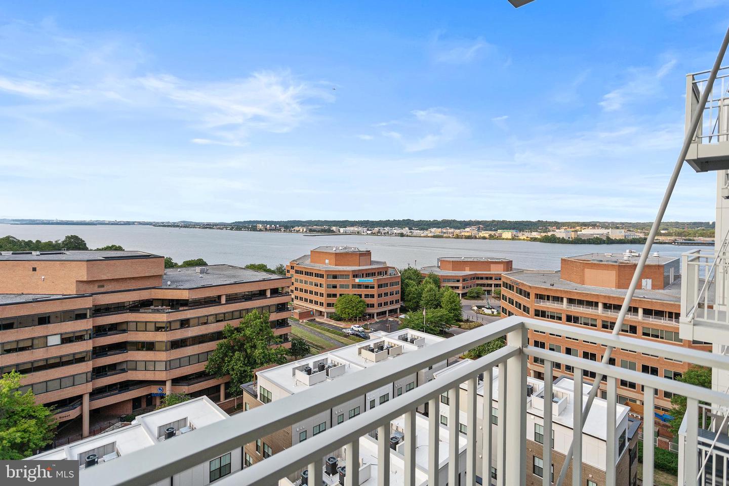 925 N FAIRFAX ST #1110, ALEXANDRIA, Virginia 22314, 2 Bedrooms Bedrooms, ,2 BathroomsBathrooms,Residential,For sale,925 N FAIRFAX ST #1110,VAAX2038648 MLS # VAAX2038648