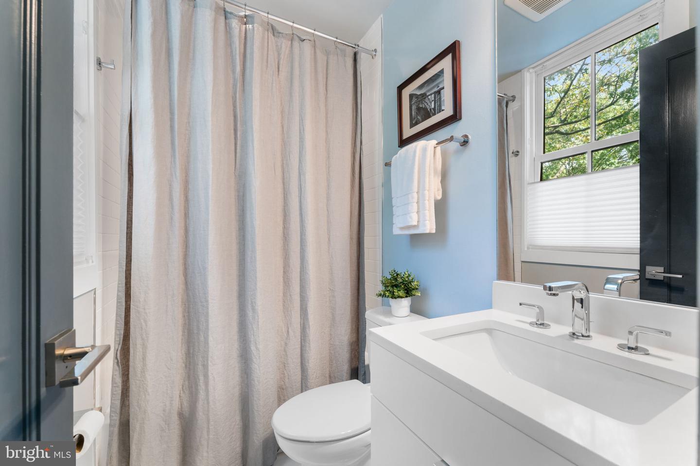 1601 5TH ST NW #B, WASHINGTON, District Of Columbia 20001, 4 Bedrooms Bedrooms, ,4 BathroomsBathrooms,Residential,For sale,1601 5TH ST NW #B,DCDC2162942 MLS # DCDC2162942