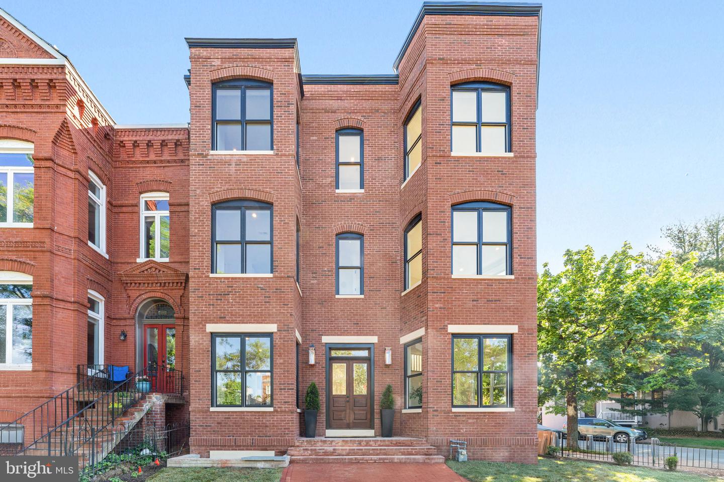 601 MASSACHUSETTS AVENUE NE, WASHINGTON, District Of Columbia 20002, 8 Bedrooms Bedrooms, ,5 BathroomsBathrooms,Residential,For sale,601 MASSACHUSETTS AVENUE NE,DCDC2163068 MLS # DCDC2163068