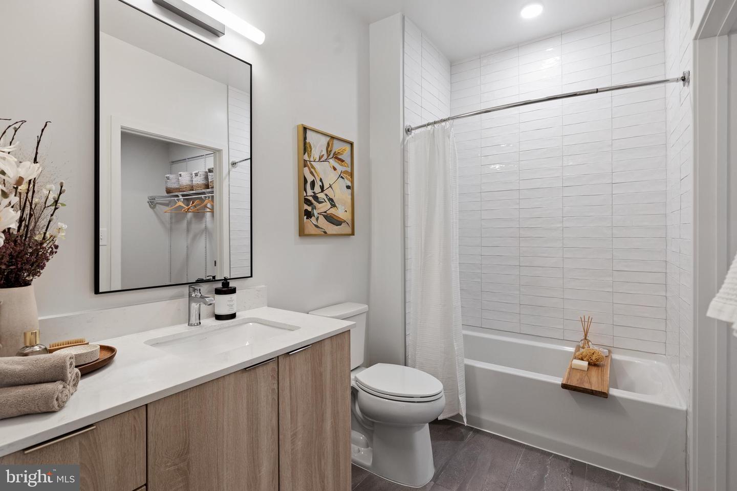 7175 12TH NW #UNIT 207, WASHINGTON, District Of Columbia 20012, 1 Bedroom Bedrooms, ,1 BathroomBathrooms,Residential,For sale,7175 12TH NW #UNIT 207,DCDC2163080 MLS # DCDC2163080