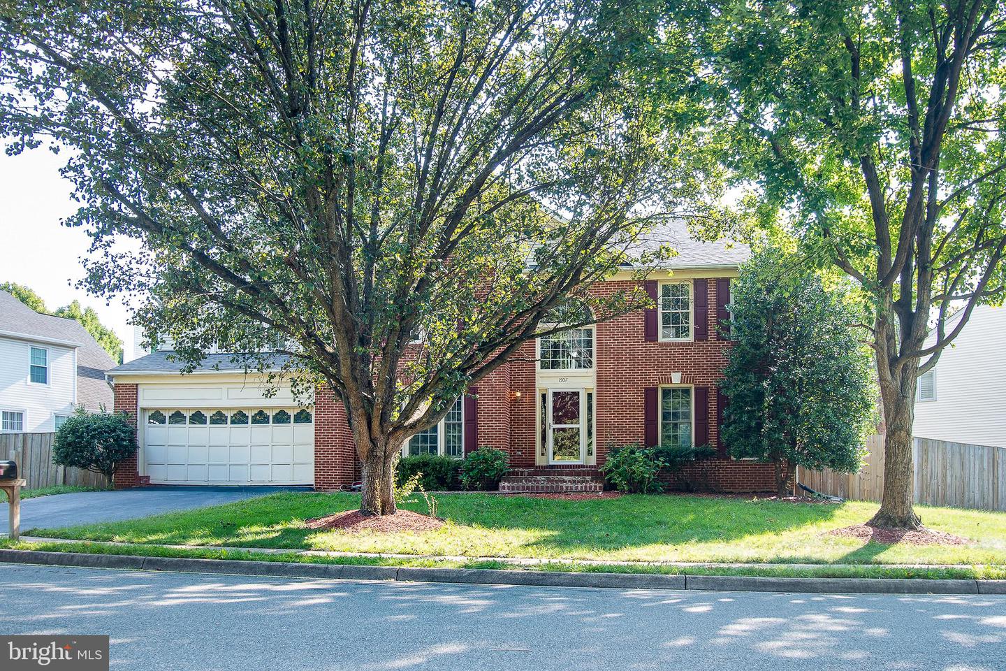 1507 SUMMERSET PL, HERNDON, Virginia 20170, 6 Bedrooms Bedrooms, 10 Rooms Rooms,3 BathroomsBathrooms,Residential,For sale,1507 SUMMERSET PL,VAFX2189988 MLS # VAFX2189988