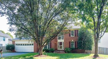 1507 SUMMERSET PL, HERNDON, Virginia 20170, 6 Bedrooms Bedrooms, 10 Rooms Rooms,3 BathroomsBathrooms,Residential,For sale,1507 SUMMERSET PL,VAFX2189988 MLS # VAFX2189988