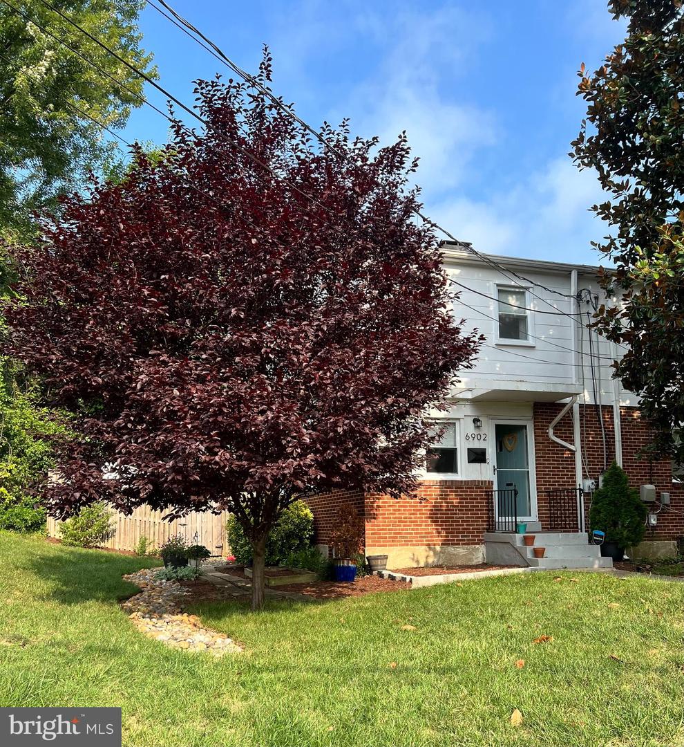 6902 UNIVERSITY DR, ALEXANDRIA, Virginia 22307, 2 Bedrooms Bedrooms, ,1 BathroomBathrooms,Residential,For sale,6902 UNIVERSITY DR,VAFX2196026 MLS # VAFX2196026