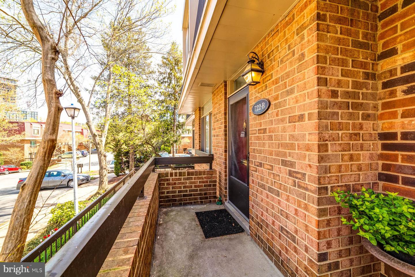 722 15TH ST S #B, ARLINGTON, Virginia 22202, 2 Bedrooms Bedrooms, ,2 BathroomsBathrooms,Residential,For sale,722 15TH ST S #B,VAAR2049256 MLS # VAAR2049256