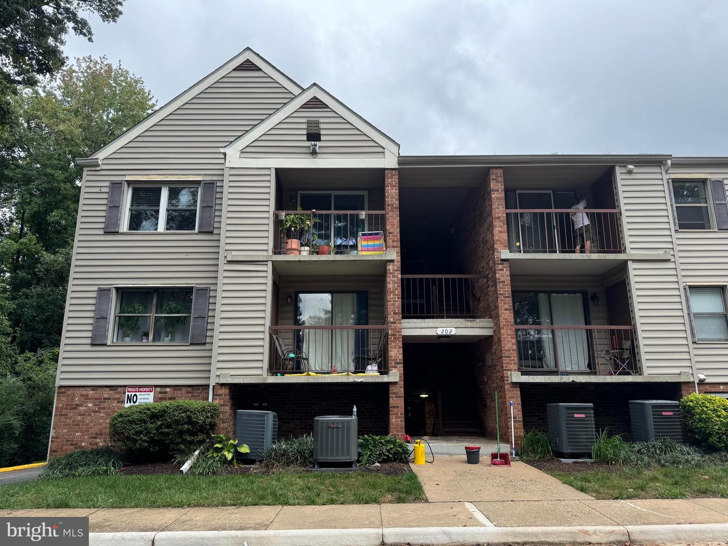 202 BUCKINGHAM LN #302, STAFFORD, Virginia 22556, 2 Bedrooms Bedrooms, ,1 BathroomBathrooms,Residential,For sale,202 BUCKINGHAM LN #302,VAST2033328 MLS # VAST2033328