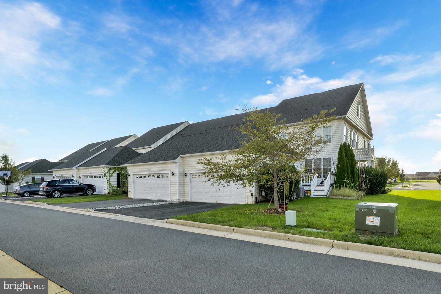 23366 LONGOLLEN WOODS TER, ASHBURN, Virginia 20148, 3 Bedrooms Bedrooms, ,4 BathroomsBathrooms,Residential,For sale,23366 LONGOLLEN WOODS TER,VALO2081472 MLS # VALO2081472