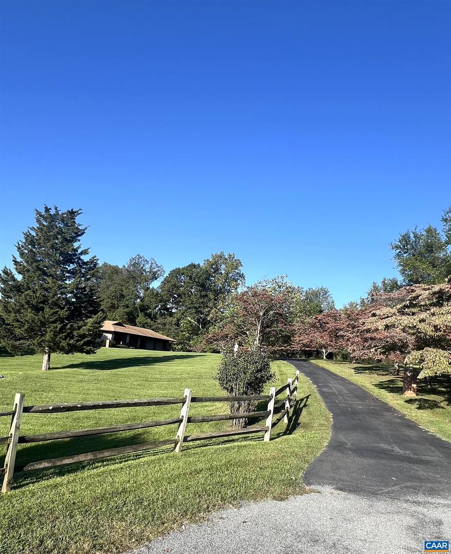 250 JEFFERS DR, CHARLOTTESVILLE, Virginia 22911, 4 Bedrooms Bedrooms, ,3 BathroomsBathrooms,Residential,For sale,250 JEFFERS DR,657524 MLS # 657524