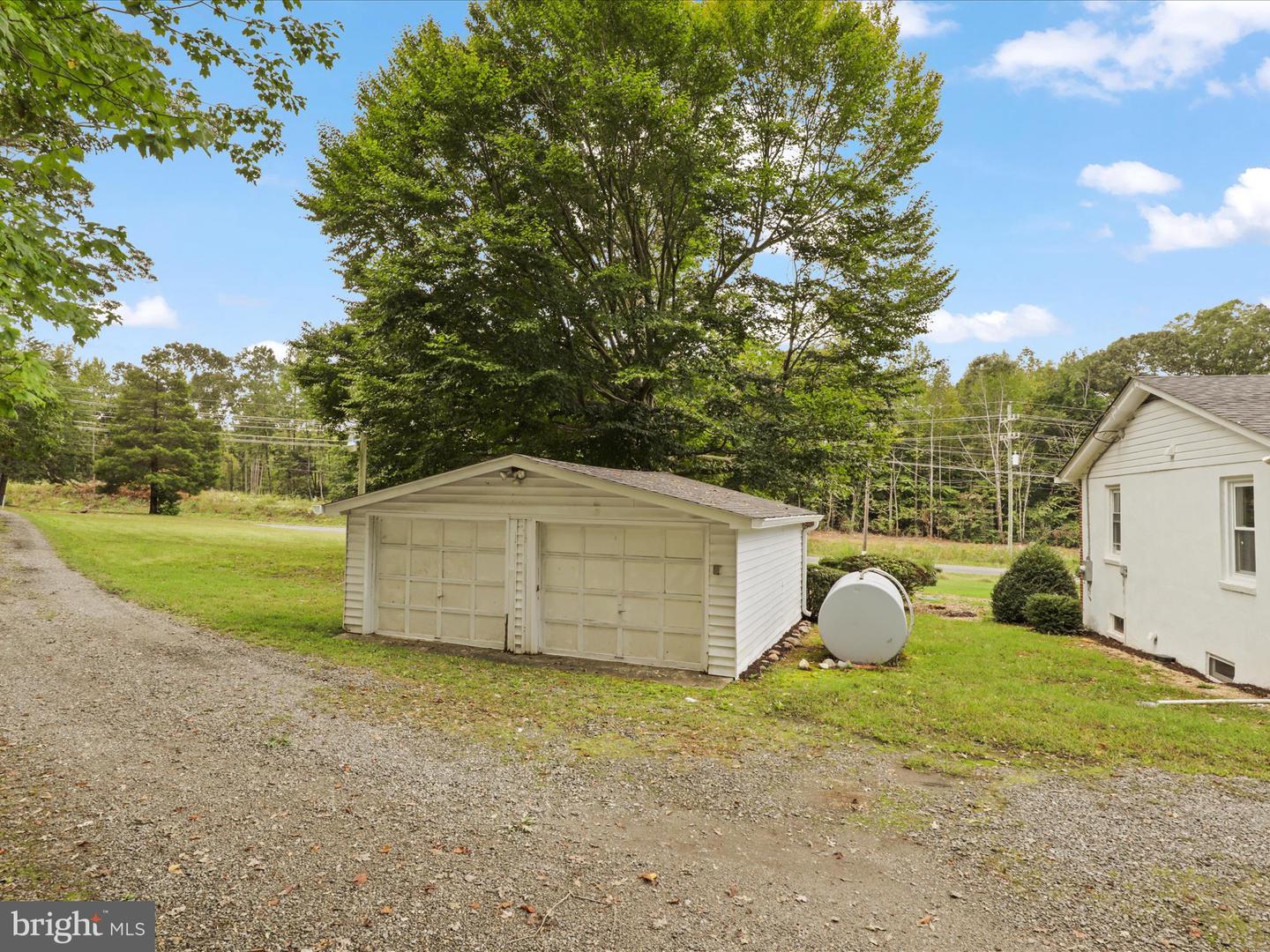 672 JAMES MONROE HWY, COLONIAL BEACH, Virginia 22443, 3 Bedrooms Bedrooms, ,2 BathroomsBathrooms,Residential,For sale,672 JAMES MONROE HWY,VAWE2006876 MLS # VAWE2006876