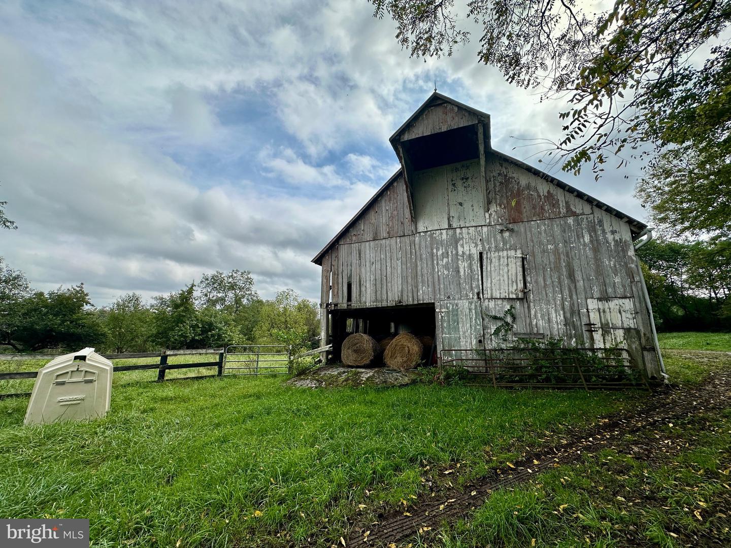 198 PETAL RD, BERRYVILLE, Virginia 22611, 5 Bedrooms Bedrooms, 15 Rooms Rooms,4 BathroomsBathrooms,Farm,For sale,198 PETAL RD,VACL2003102 MLS # VACL2003102