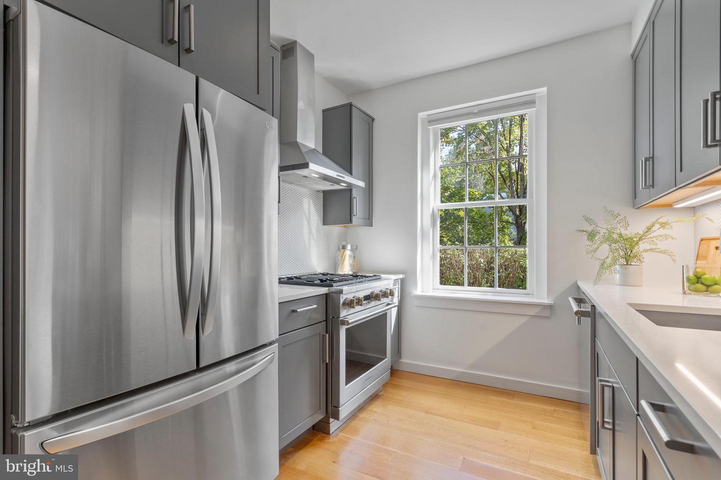 1024 G ST NE, WASHINGTON, District Of Columbia 20002, 3 Bedrooms Bedrooms, ,2 BathroomsBathrooms,Residential,For sale,1024 G ST NE,DCDC2161900 MLS # DCDC2161900