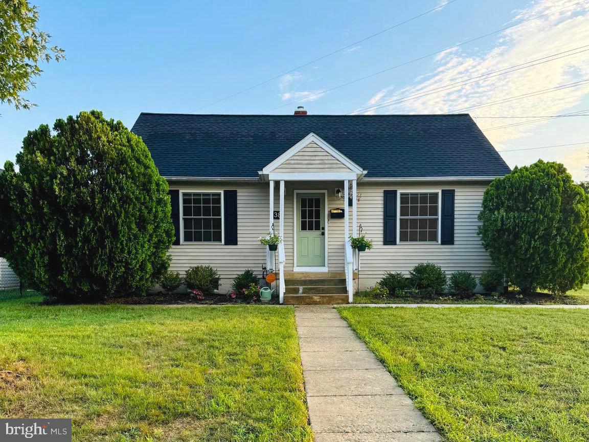 138 RIDGEWAY ST, FREDERICKSBURG, Virginia 22401, 3 Bedrooms Bedrooms, 3 Rooms Rooms,1 BathroomBathrooms,Residential,For sale,138 RIDGEWAY ST,VAFB2006898 MLS # VAFB2006898