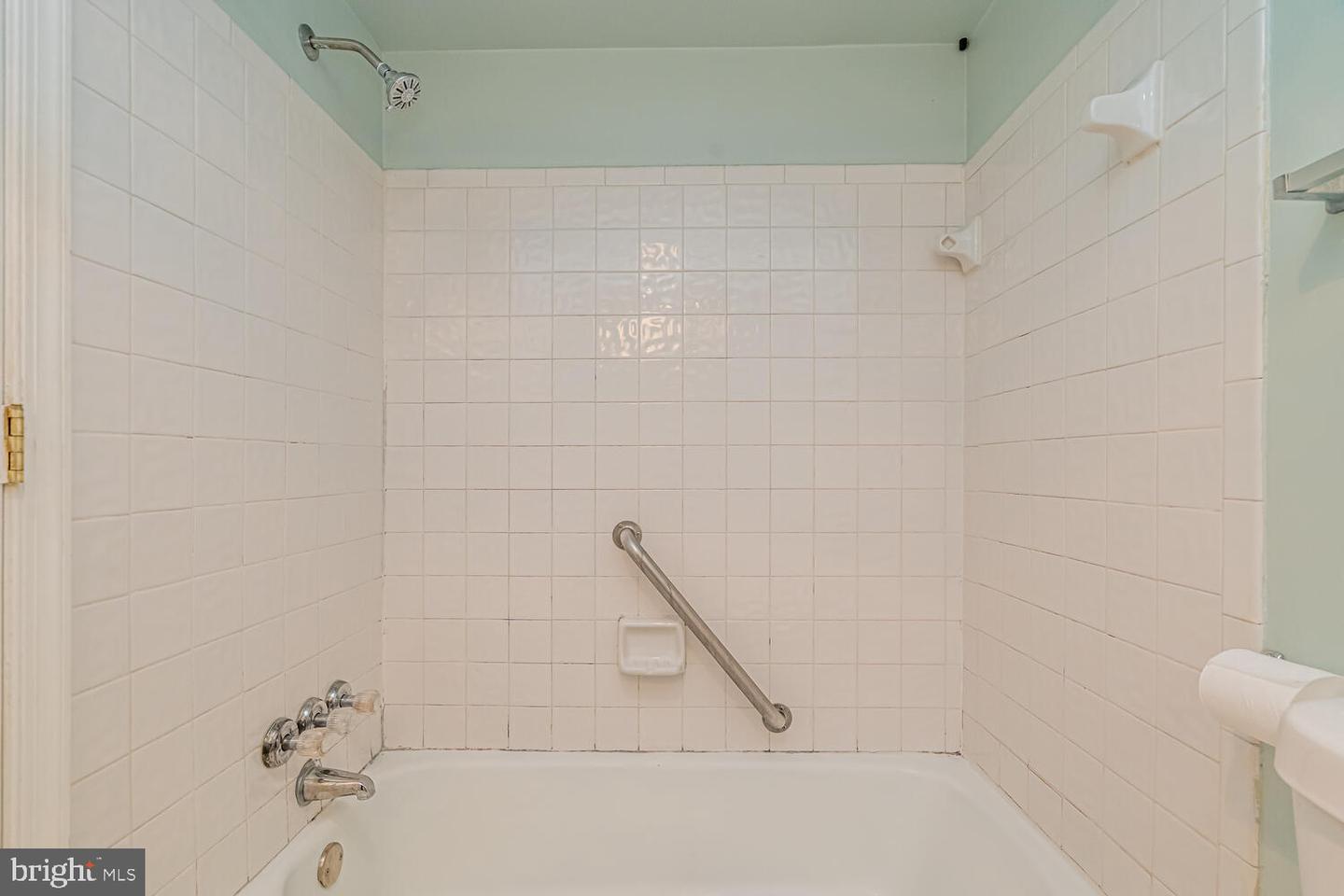 420 N ARMISTEAD ST N #203, ALEXANDRIA, Virginia 22312, 2 Bedrooms Bedrooms, ,1 BathroomBathrooms,Residential,For sale,420 N ARMISTEAD ST N #203,VAAX2038672 MLS # VAAX2038672