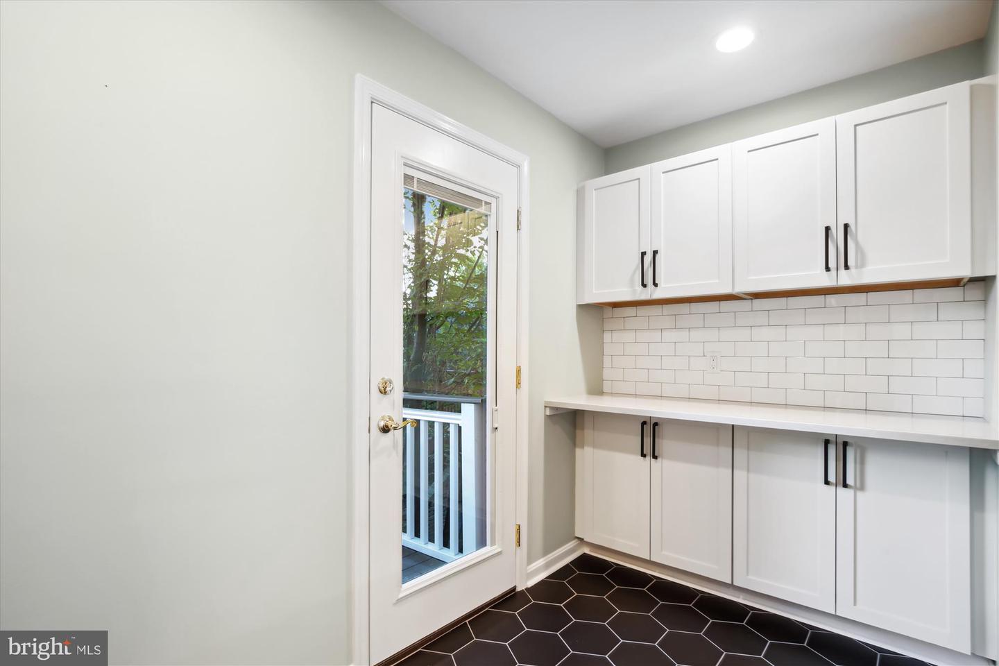 623 POMMANDER WALK, ALEXANDRIA, Virginia 22314, 3 Bedrooms Bedrooms, ,3 BathroomsBathrooms,Residential,For sale,623 POMMANDER WALK,VAAX2038666 MLS # VAAX2038666