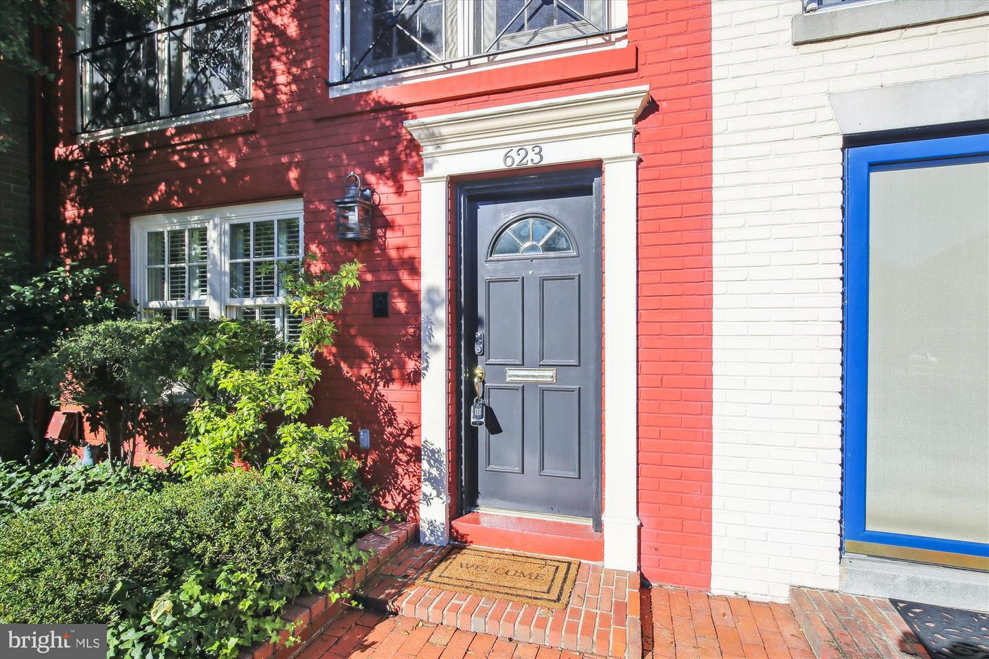 623 POMMANDER WALK, ALEXANDRIA, Virginia 22314, 3 Bedrooms Bedrooms, ,3 BathroomsBathrooms,Residential,For sale,623 POMMANDER WALK,VAAX2038666 MLS # VAAX2038666