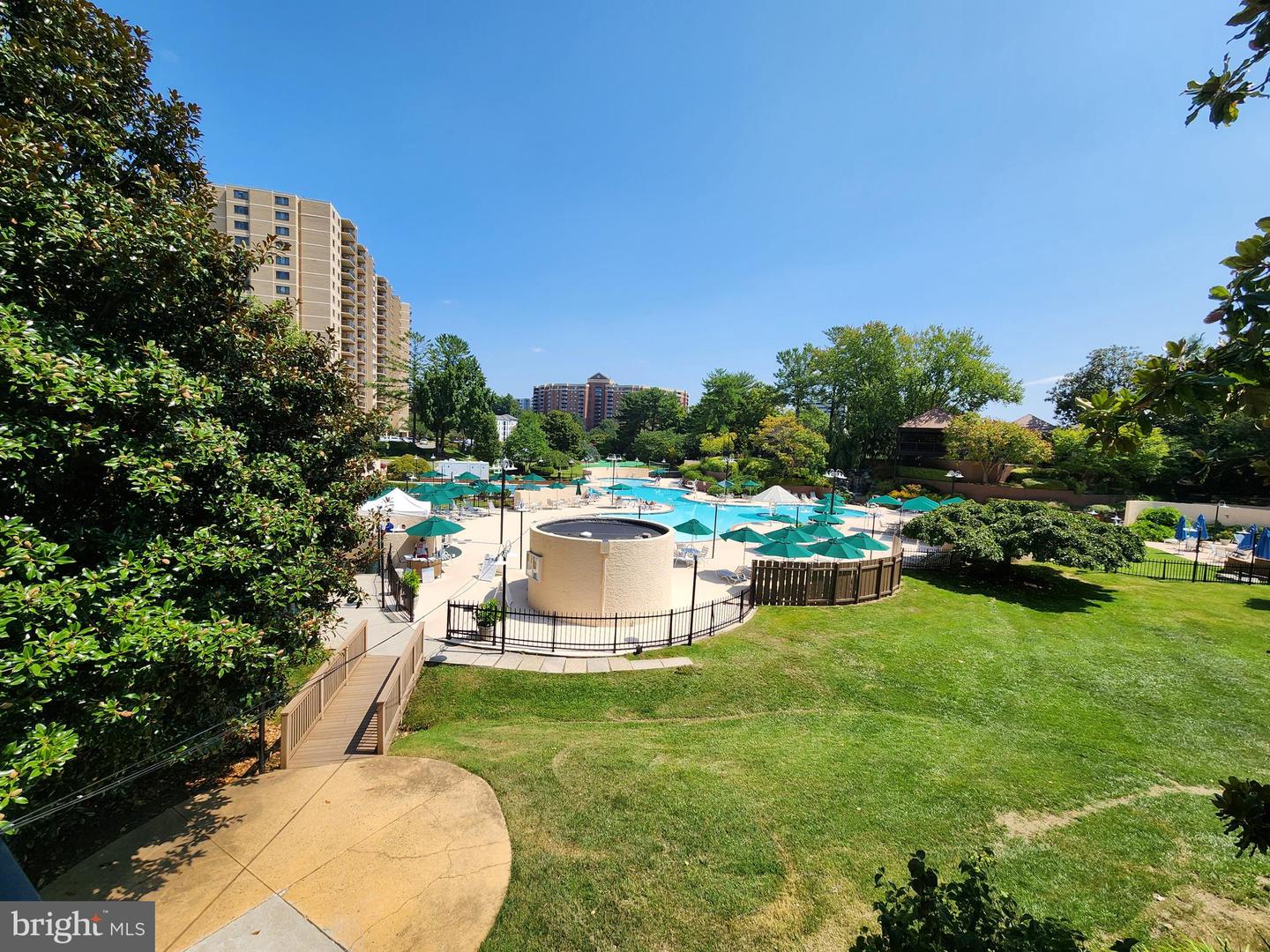 307 YOAKUM PKWY #224, ALEXANDRIA, Virginia 22304, 2 Bedrooms Bedrooms, 8 Rooms Rooms,1 BathroomBathrooms,Residential,For sale,307 YOAKUM PKWY #224,VAAX2037340 MLS # VAAX2037340