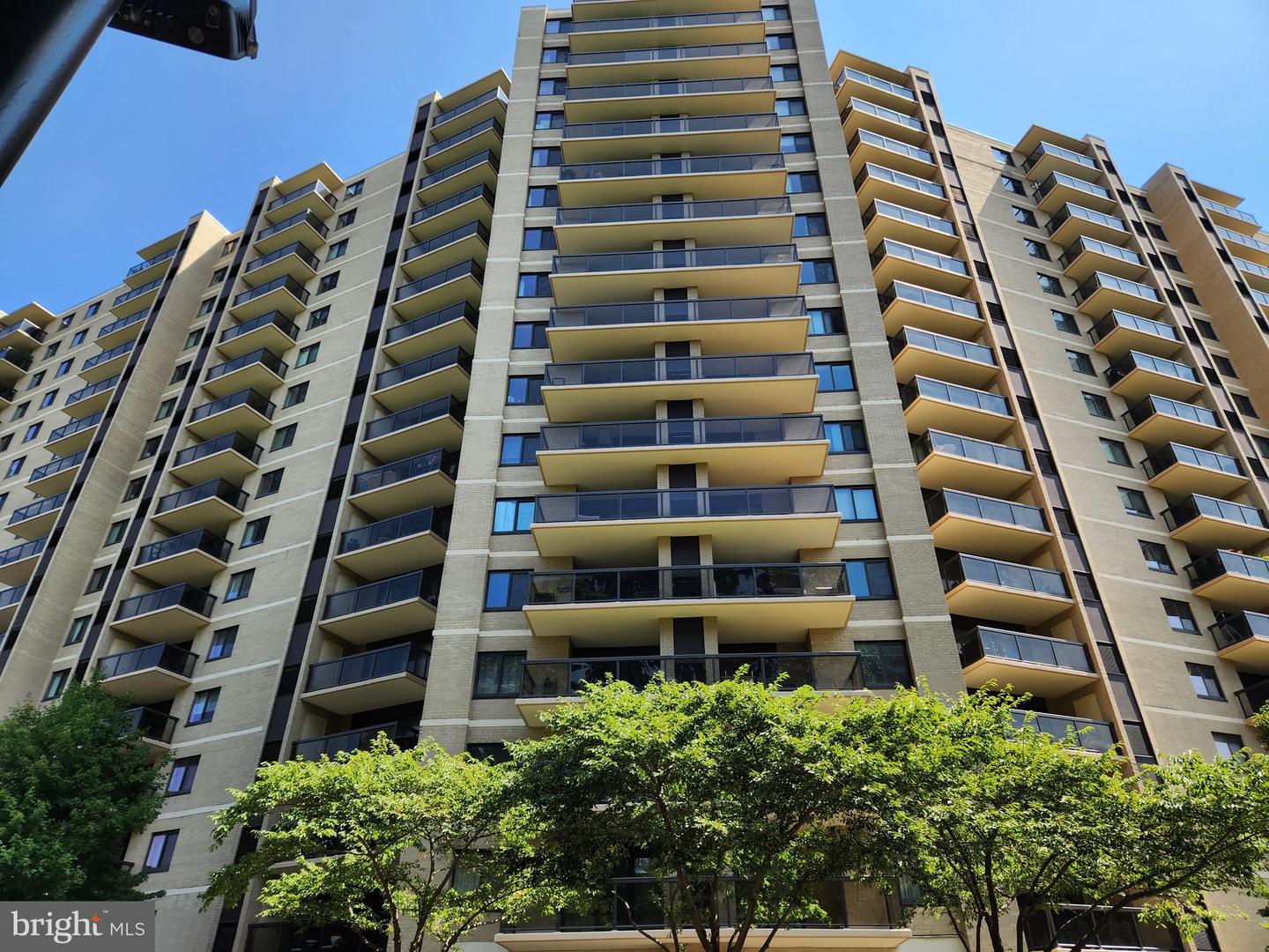 307 YOAKUM PKWY #224, ALEXANDRIA, Virginia 22304, 2 Bedrooms Bedrooms, 8 Rooms Rooms,1 BathroomBathrooms,Residential,For sale,307 YOAKUM PKWY #224,VAAX2037340 MLS # VAAX2037340