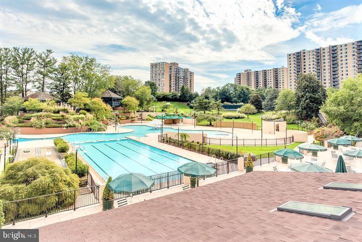 307 YOAKUM PKWY #224, ALEXANDRIA, Virginia 22304, 2 Bedrooms Bedrooms, 8 Rooms Rooms,1 BathroomBathrooms,Residential,For sale,307 YOAKUM PKWY #224,VAAX2037340 MLS # VAAX2037340