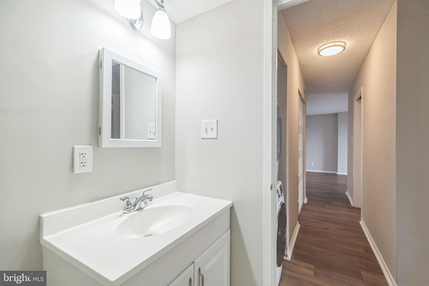 2311 PIMMIT DR #1018, FALLS CHURCH, Virginia 22043, 1 Bedroom Bedrooms, ,1 BathroomBathrooms,Residential,For sale,2311 PIMMIT DR #1018,VAFX2203662 MLS # VAFX2203662