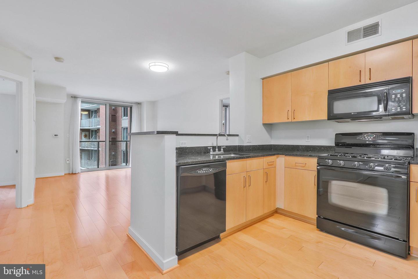 1000 NEW JERSEY AVE SE #528, WASHINGTON, District Of Columbia 20003, 2 Bedrooms Bedrooms, ,1 BathroomBathrooms,Residential,For sale,1000 NEW JERSEY AVE SE #528,DCDC2163302 MLS # DCDC2163302