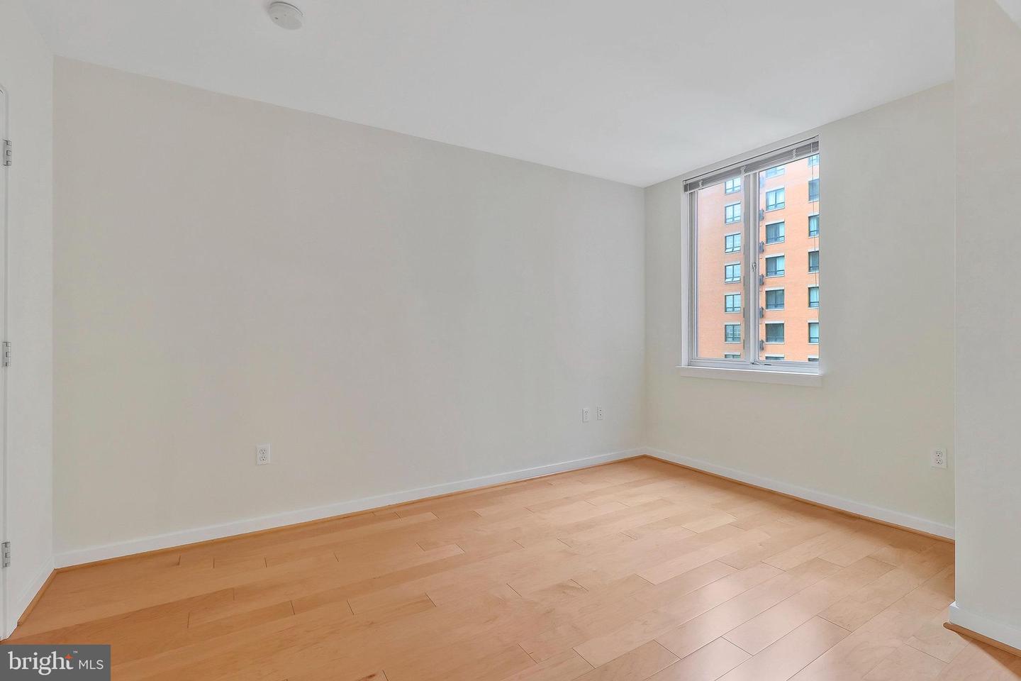 1000 NEW JERSEY AVE SE #528, WASHINGTON, District Of Columbia 20003, 2 Bedrooms Bedrooms, ,1 BathroomBathrooms,Residential,For sale,1000 NEW JERSEY AVE SE #528,DCDC2163302 MLS # DCDC2163302