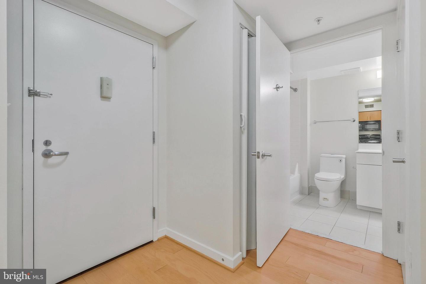 1000 NEW JERSEY AVE SE #528, WASHINGTON, District Of Columbia 20003, 2 Bedrooms Bedrooms, ,1 BathroomBathrooms,Residential,For sale,1000 NEW JERSEY AVE SE #528,DCDC2163302 MLS # DCDC2163302