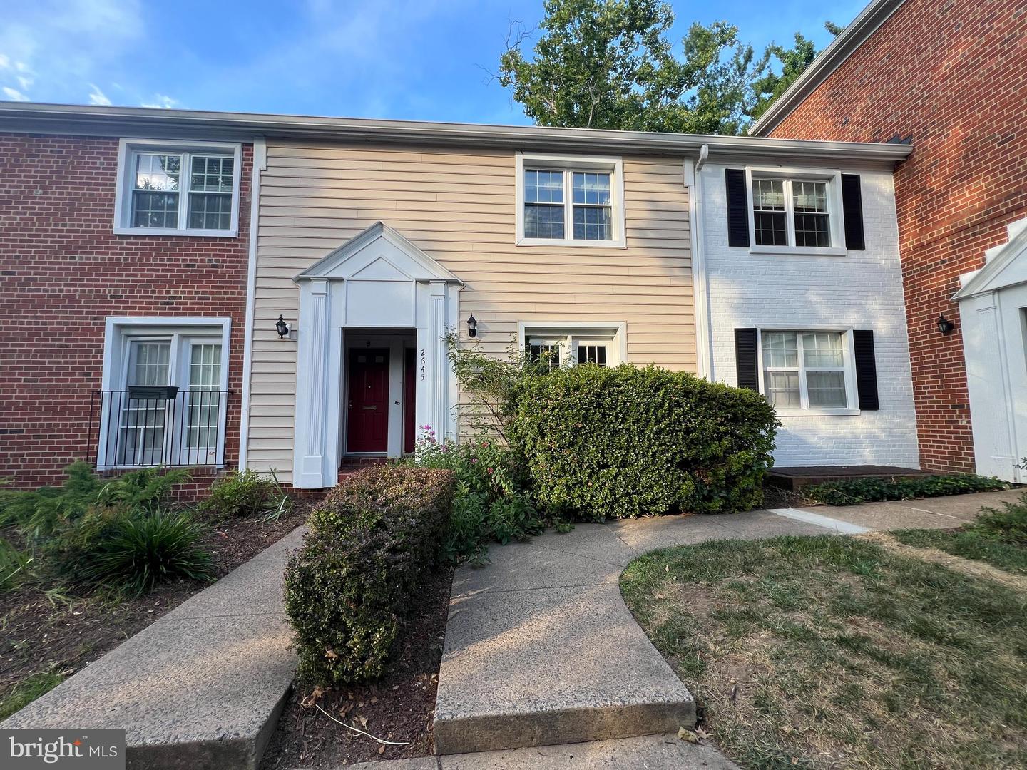 2645 S WALTER REED DR #C, ARLINGTON, Virginia 22206, 3 Bedrooms Bedrooms, ,2 BathroomsBathrooms,Residential,For sale,2645 S WALTER REED DR #C,VAAR2045844 MLS # VAAR2045844