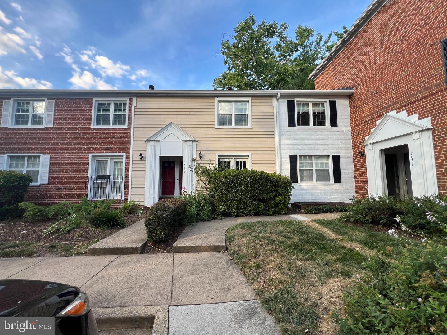 2645 S WALTER REED DR #C, ARLINGTON, Virginia 22206, 3 Bedrooms Bedrooms, ,2 BathroomsBathrooms,Residential,For sale,2645 S WALTER REED DR #C,VAAR2045844 MLS # VAAR2045844