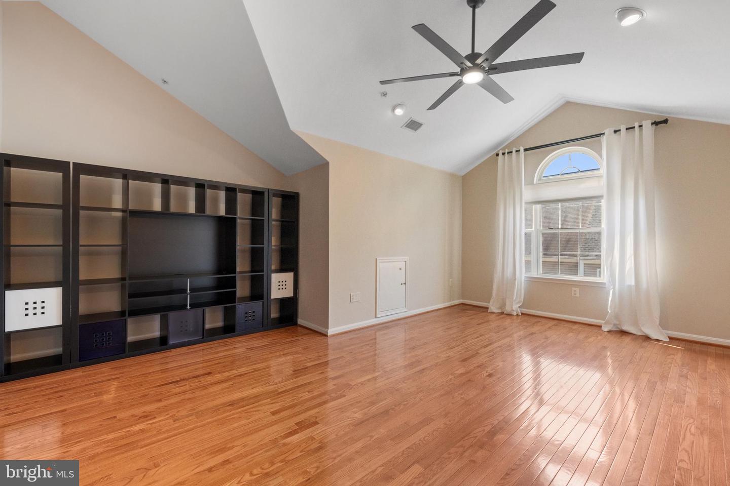 131 CAMERON STATION BLVD, ALEXANDRIA, Virginia 22304, 3 Bedrooms Bedrooms, ,3 BathroomsBathrooms,Residential,For sale,131 CAMERON STATION BLVD,VAAX2037808 MLS # VAAX2037808