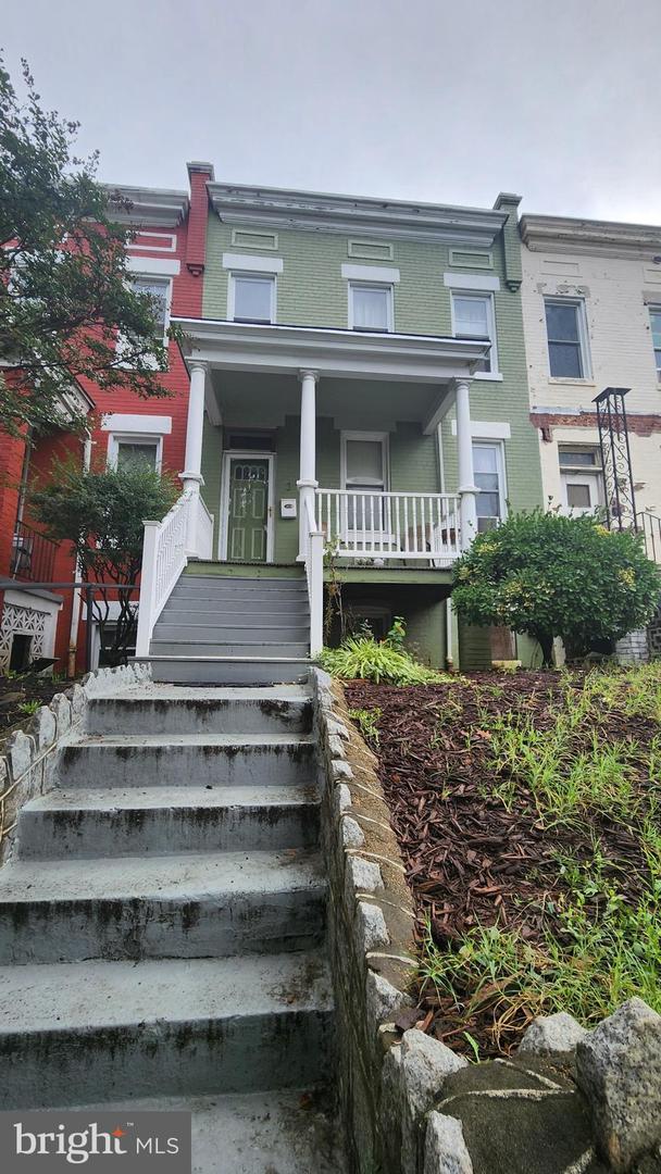 307 15TH ST NE, WASHINGTON, District Of Columbia 20002, 4 Bedrooms Bedrooms, ,2 BathroomsBathrooms,Residential,For sale,307 15TH ST NE,DCDC2161860 MLS # DCDC2161860