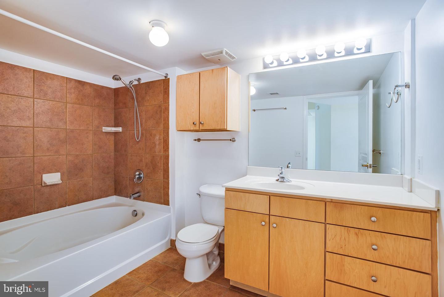 631 D ST NW #1025, WASHINGTON, District Of Columbia 20004, 2 Bedrooms Bedrooms, ,1 BathroomBathrooms,Residential,For sale,631 D ST NW #1025,DCDC2162758 MLS # DCDC2162758