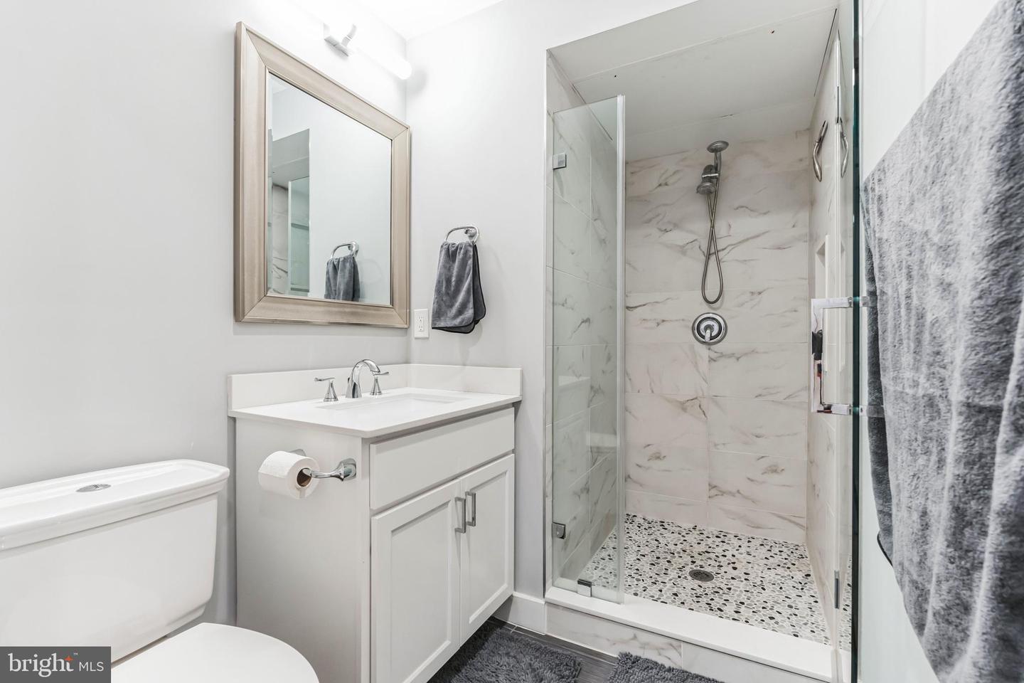 833 19TH ST NE #1, WASHINGTON, District Of Columbia 20002, 2 Bedrooms Bedrooms, ,1 BathroomBathrooms,Residential,For sale,833 19TH ST NE #1,DCDC2163360 MLS # DCDC2163360