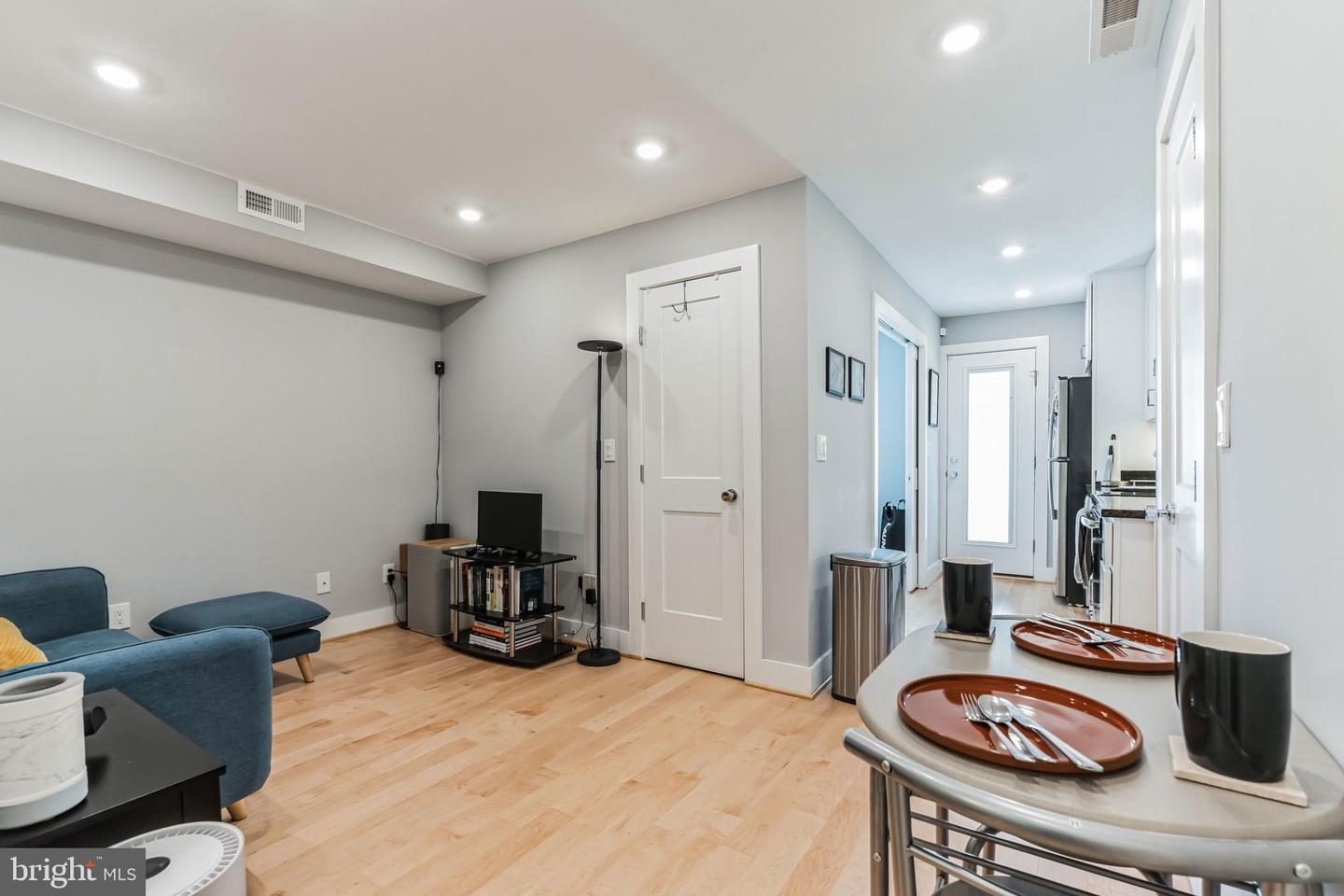 833 19TH ST NE #1, WASHINGTON, District Of Columbia 20002, 2 Bedrooms Bedrooms, ,1 BathroomBathrooms,Residential,For sale,833 19TH ST NE #1,DCDC2163360 MLS # DCDC2163360