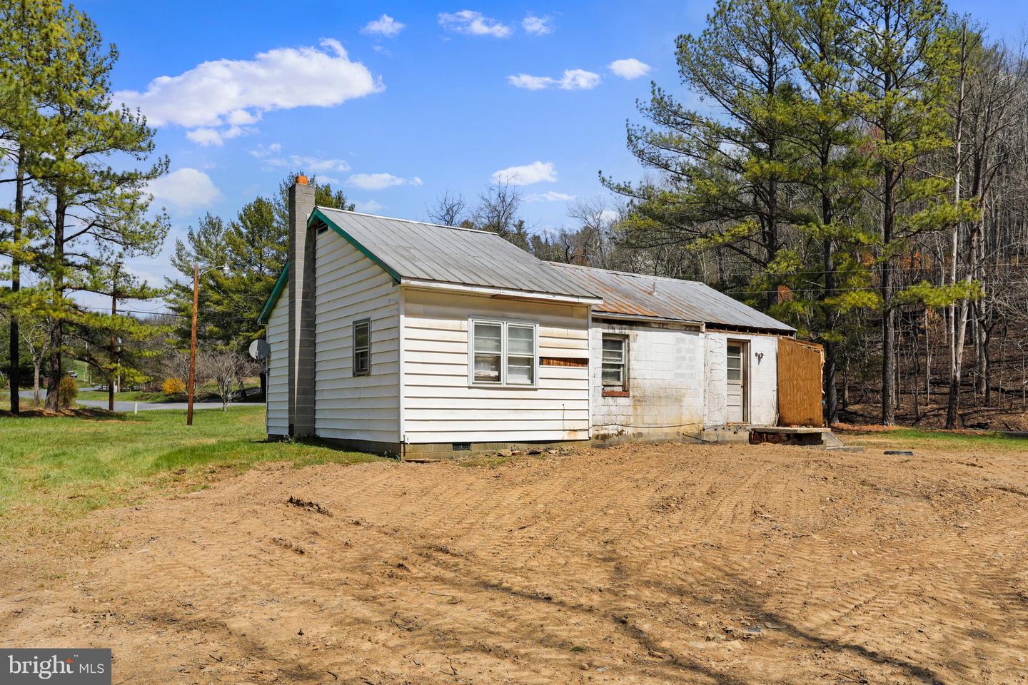 887 GAP RD, STRASBURG, Virginia 22657, 3 Bedrooms Bedrooms, ,1 BathroomBathrooms,Residential,For sale,887 GAP RD,VASH2009804 MLS # VASH2009804