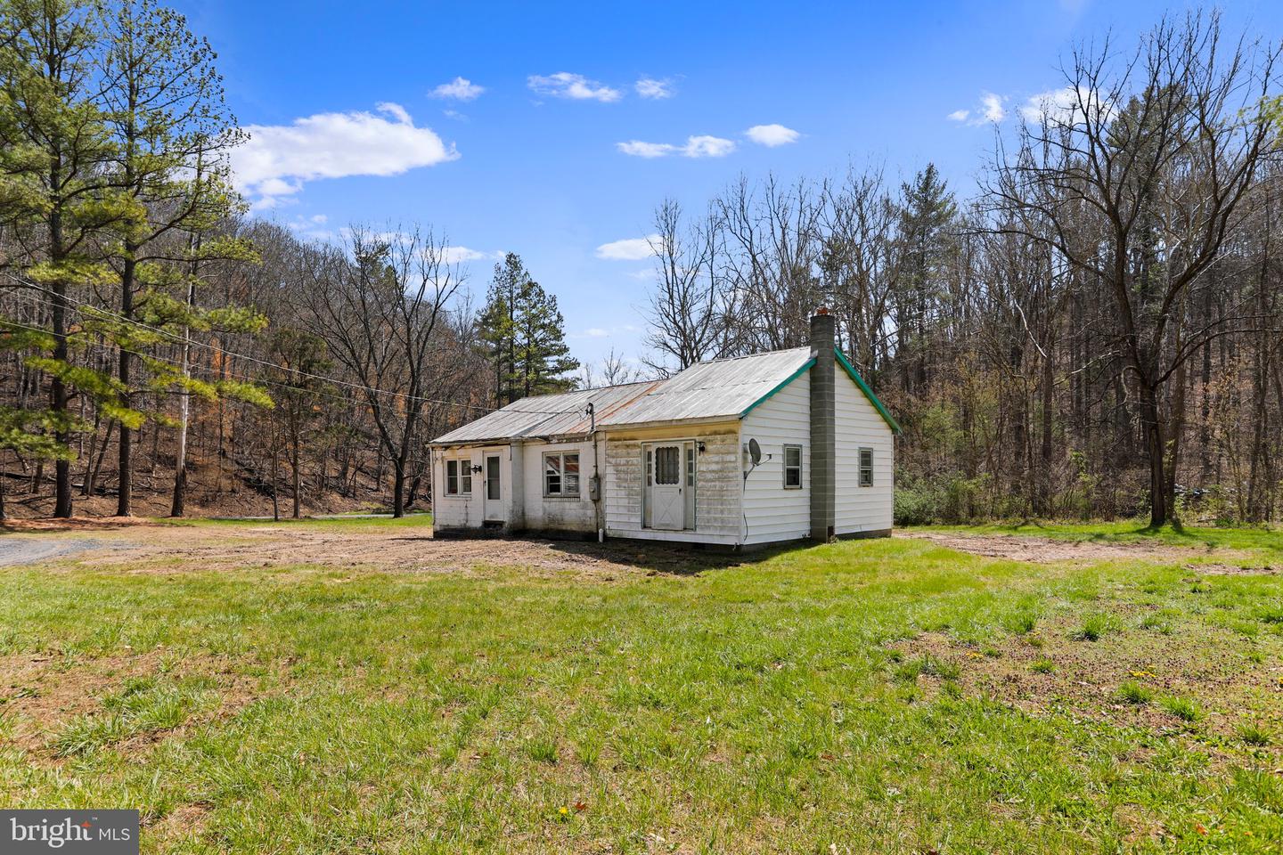 887 GAP RD, STRASBURG, Virginia 22657, 3 Bedrooms Bedrooms, ,1 BathroomBathrooms,Residential,For sale,887 GAP RD,VASH2009804 MLS # VASH2009804