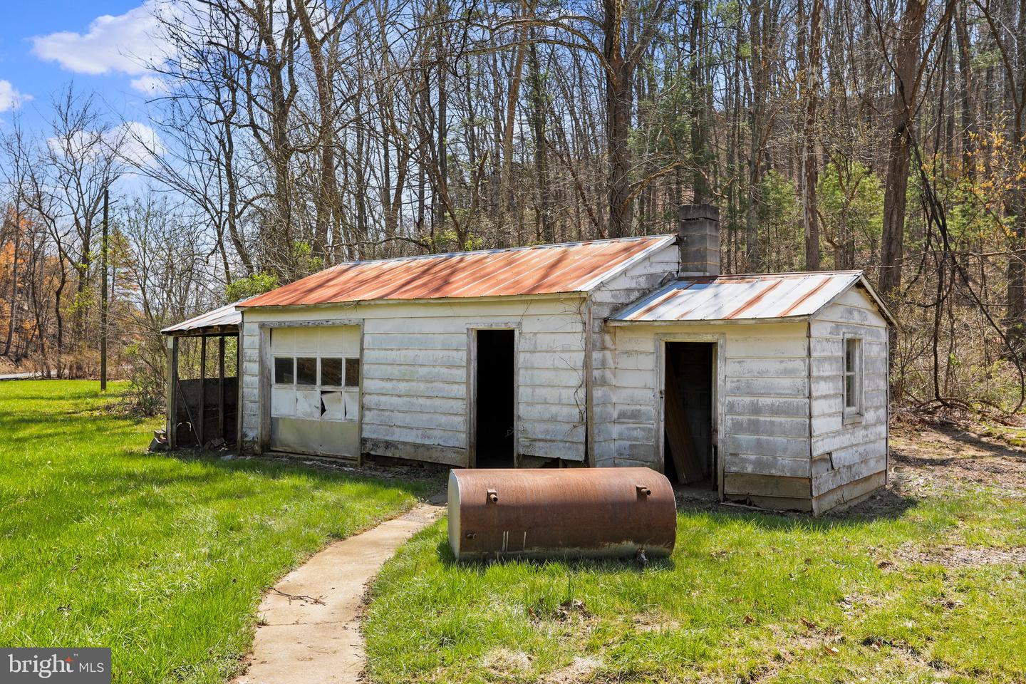 887 GAP RD, STRASBURG, Virginia 22657, 3 Bedrooms Bedrooms, ,1 BathroomBathrooms,Residential,For sale,887 GAP RD,VASH2009804 MLS # VASH2009804