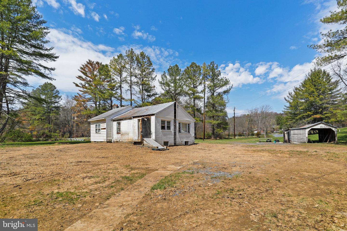 887 GAP RD, STRASBURG, Virginia 22657, 3 Bedrooms Bedrooms, ,1 BathroomBathrooms,Residential,For sale,887 GAP RD,VASH2009804 MLS # VASH2009804