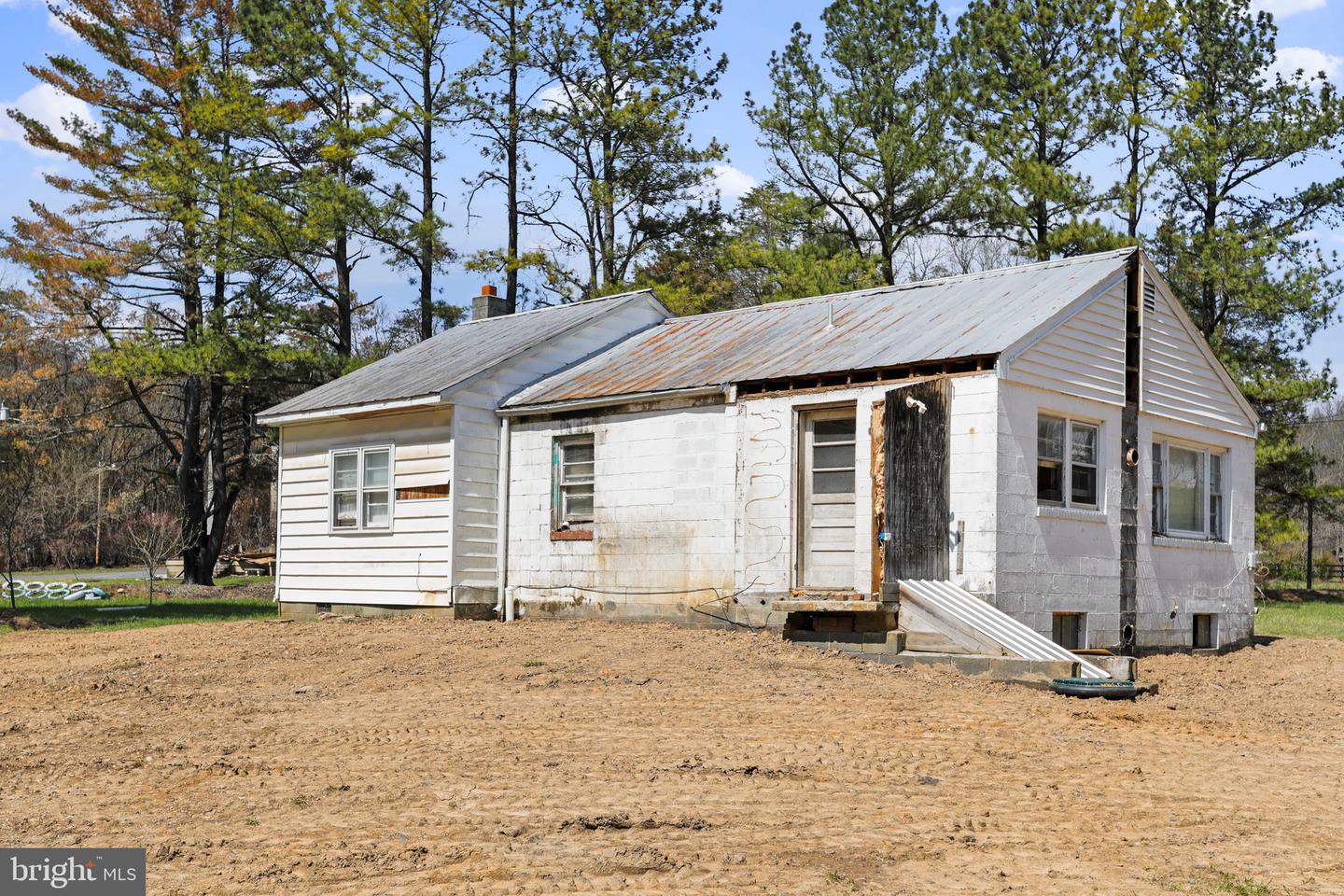 887 GAP RD, STRASBURG, Virginia 22657, 3 Bedrooms Bedrooms, ,1 BathroomBathrooms,Residential,For sale,887 GAP RD,VASH2009804 MLS # VASH2009804