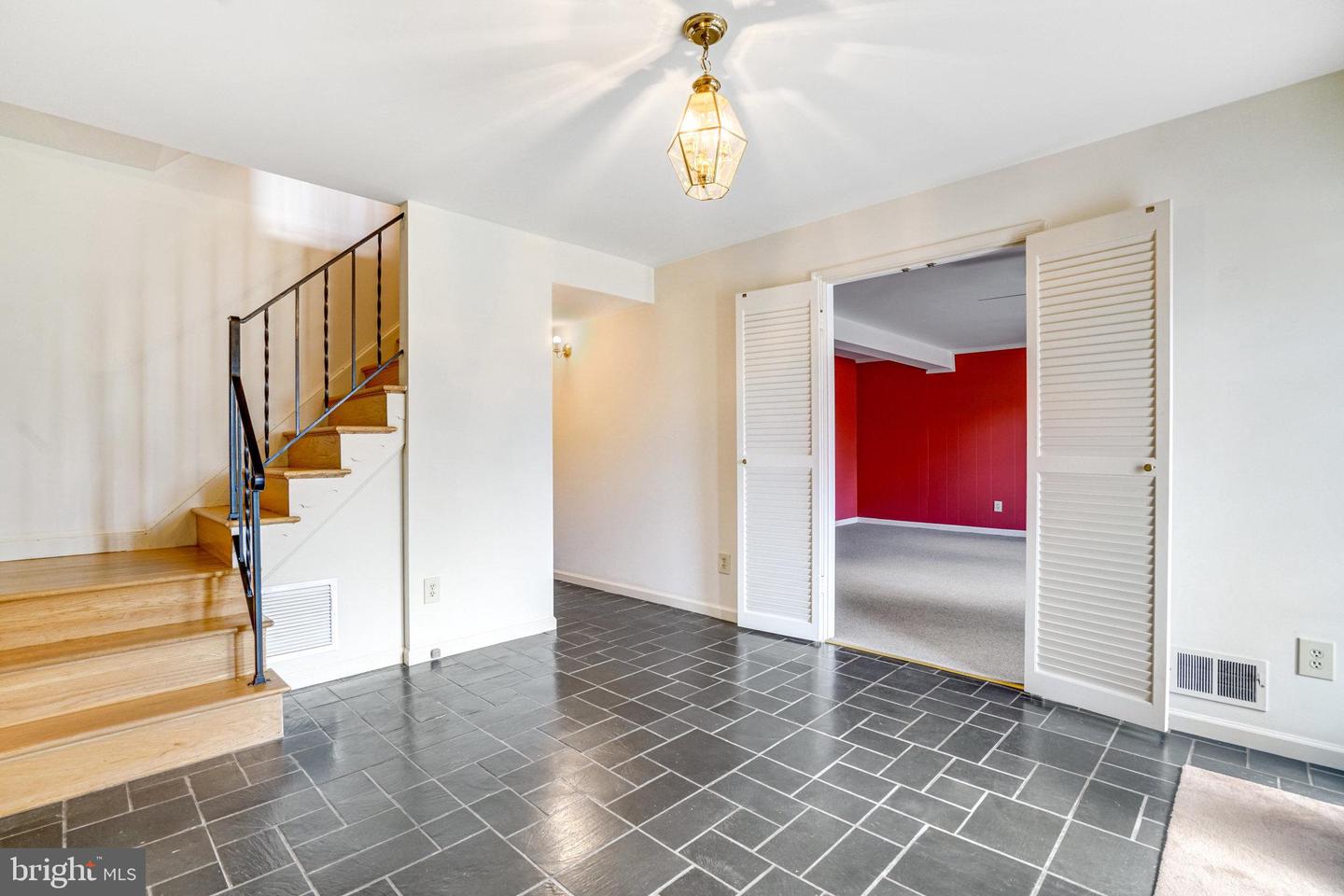 2101 S PIERCE ST, ARLINGTON, Virginia 22202, 4 Bedrooms Bedrooms, ,3 BathroomsBathrooms,Residential,For sale,2101 S PIERCE ST,VAAR2049500 MLS # VAAR2049500