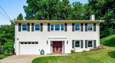 2101 S PIERCE ST, ARLINGTON, Virginia 22202, 4 Bedrooms Bedrooms, ,3 BathroomsBathrooms,Residential,For sale,2101 S PIERCE ST,VAAR2049500 MLS # VAAR2049500