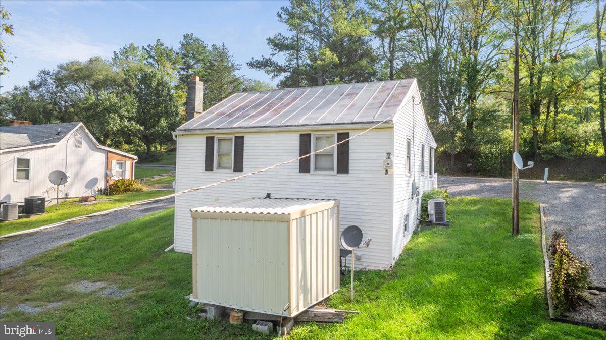 353 TURKEY KNOB RD, QUICKSBURG, Virginia 22847, 2 Bedrooms Bedrooms, ,2 BathroomsBathrooms,Residential,For sale,353 TURKEY KNOB RD,VASH2009816 MLS # VASH2009816