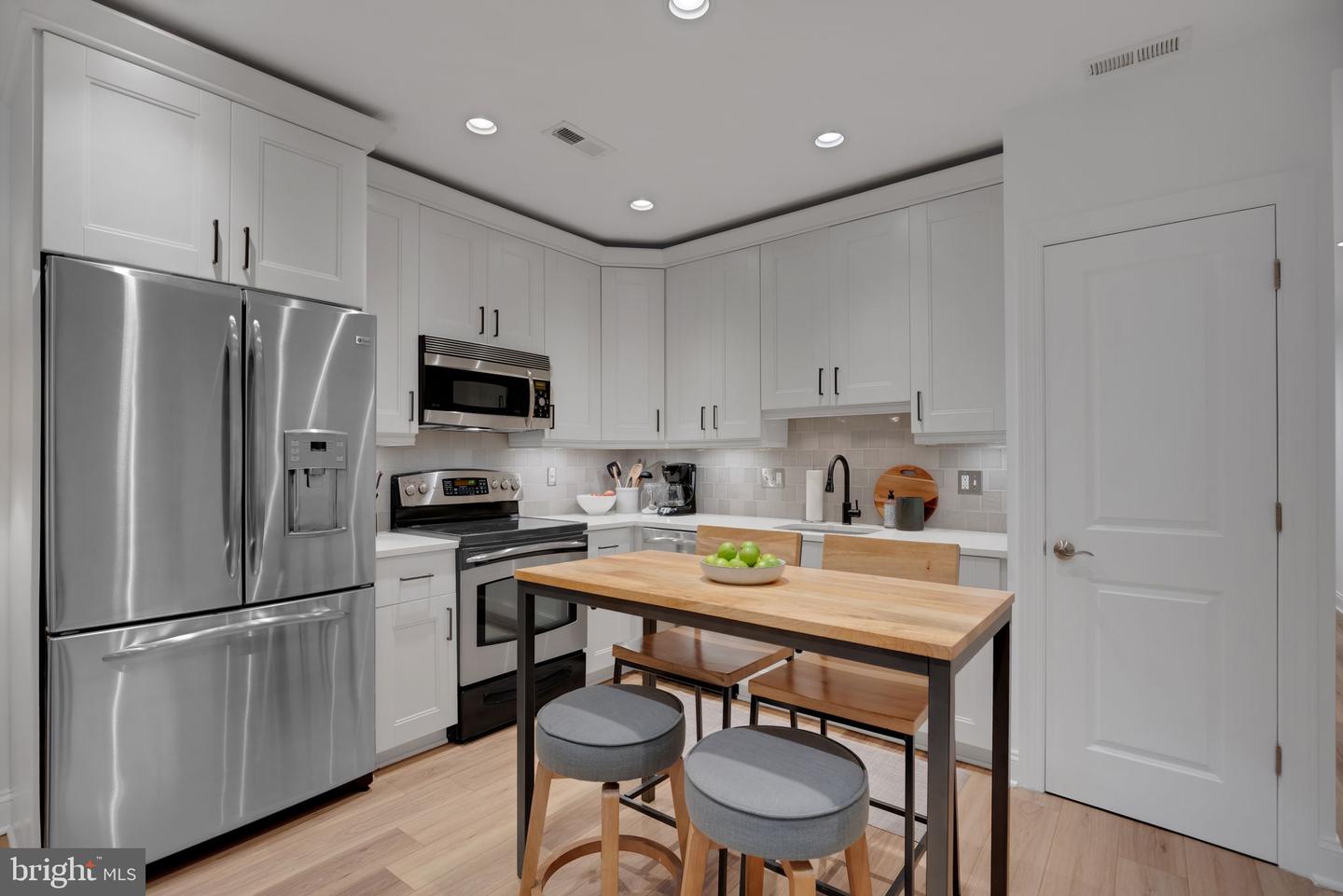 1317 HARVARD ST NW #1, WASHINGTON, District Of Columbia 20009, 2 Bedrooms Bedrooms, 6 Rooms Rooms,2 BathroomsBathrooms,Residential,For sale,1317 HARVARD ST NW #1,DCDC2163460 MLS # DCDC2163460