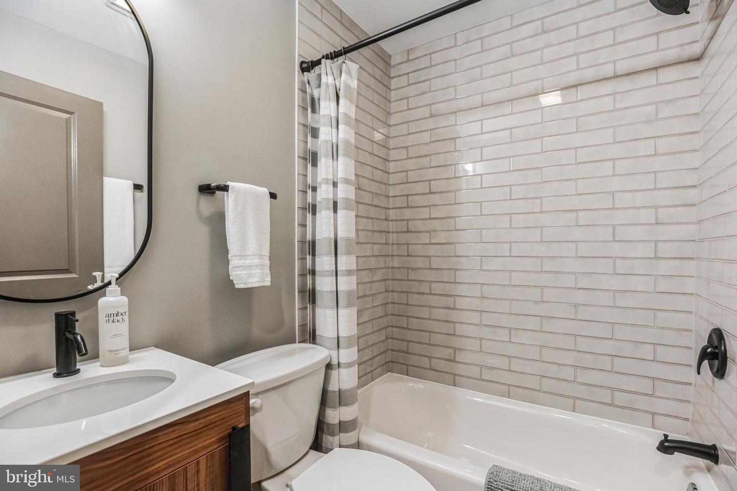 1317 HARVARD ST NW #1, WASHINGTON, District Of Columbia 20009, 2 Bedrooms Bedrooms, 6 Rooms Rooms,2 BathroomsBathrooms,Residential,For sale,1317 HARVARD ST NW #1,DCDC2163460 MLS # DCDC2163460