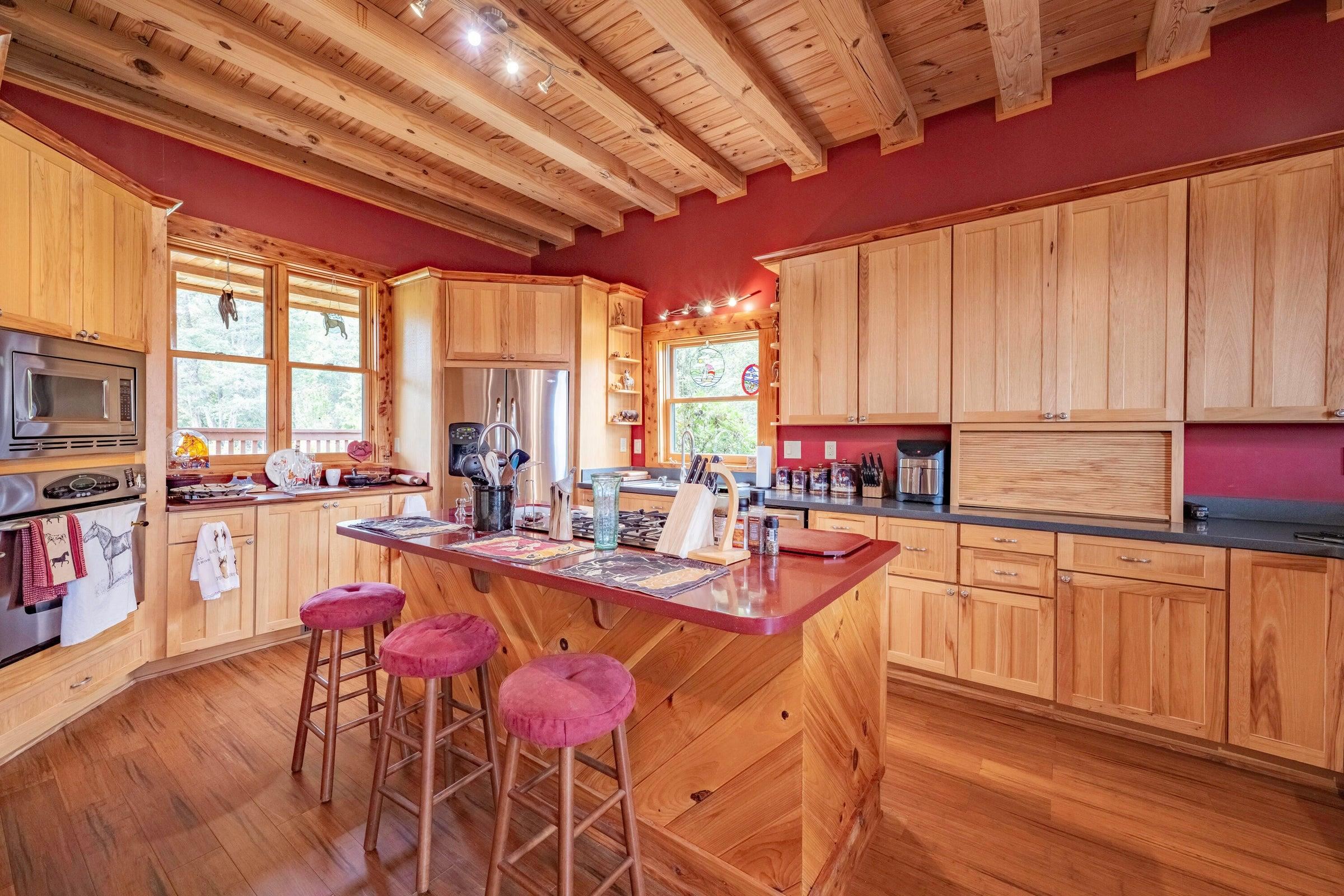 Perfect kitchen for a Southland Post & Beam home.