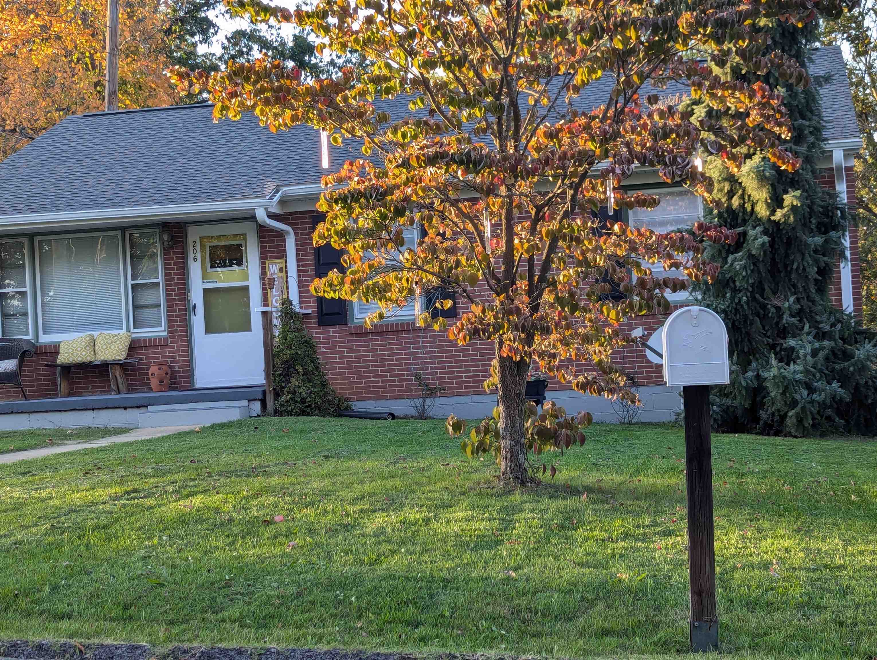 206 SURREY RD, STAUNTON, Virginia 24401, 3 Bedrooms Bedrooms, ,1 BathroomBathrooms,Residential,Best Priced Home,206 SURREY RD,657647 MLS # 657647