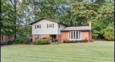 6810 FERN LN, ANNANDALE, Virginia 22003, 4 Bedrooms Bedrooms, ,2 BathroomsBathrooms,Residential,For sale,6810 FERN LN,VAFX2204986 MLS # VAFX2204986