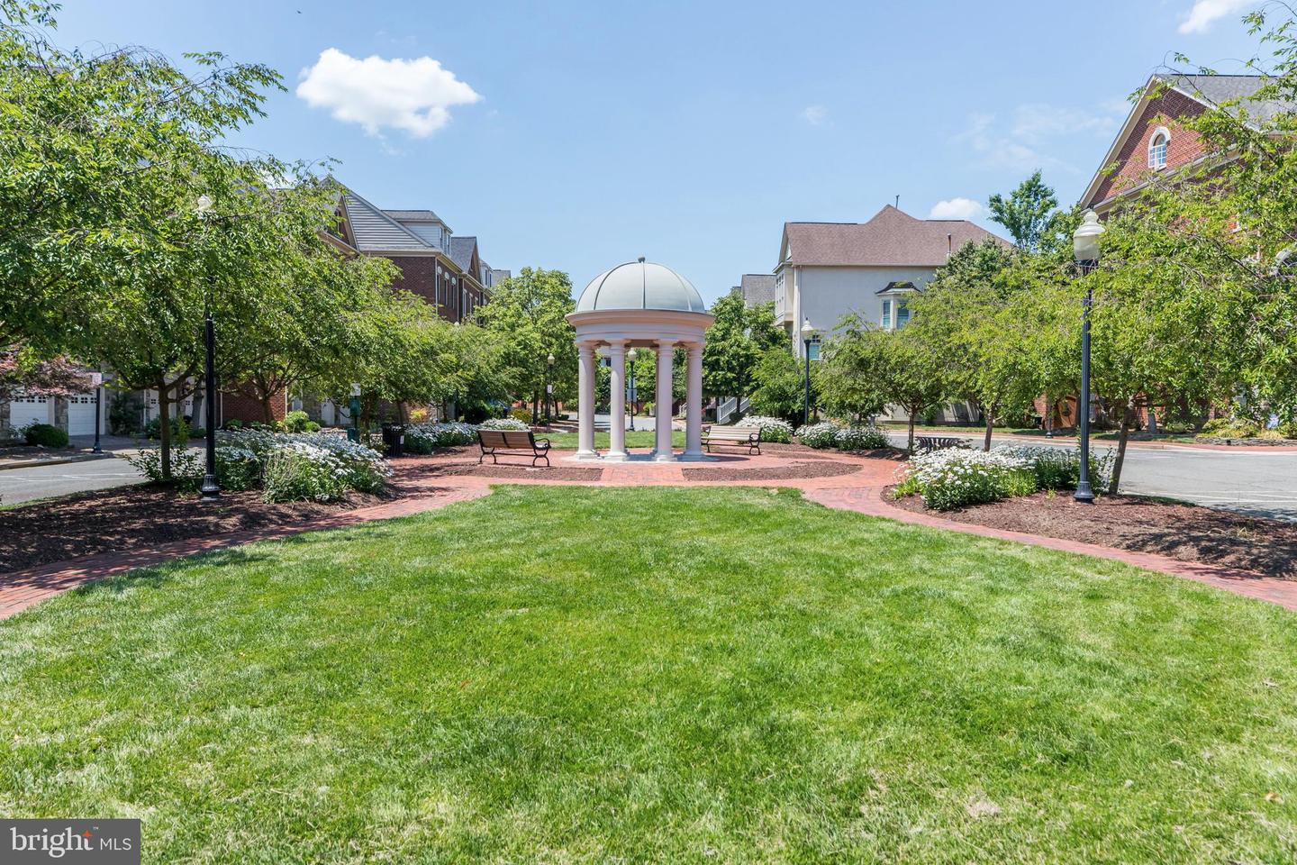 400 CAMERON STATION BLVD #124, ALEXANDRIA, Virginia 22304, 3 Bedrooms Bedrooms, ,3 BathroomsBathrooms,Residential,For sale,400 CAMERON STATION BLVD #124,VAAX2038658 MLS # VAAX2038658