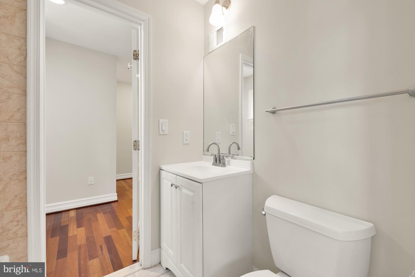 11 S ST NE #PH A, WASHINGTON, District Of Columbia 20002, 4 Bedrooms Bedrooms, ,3 BathroomsBathrooms,Residential,For sale,11 S ST NE #PH A,DCDC2163398 MLS # DCDC2163398