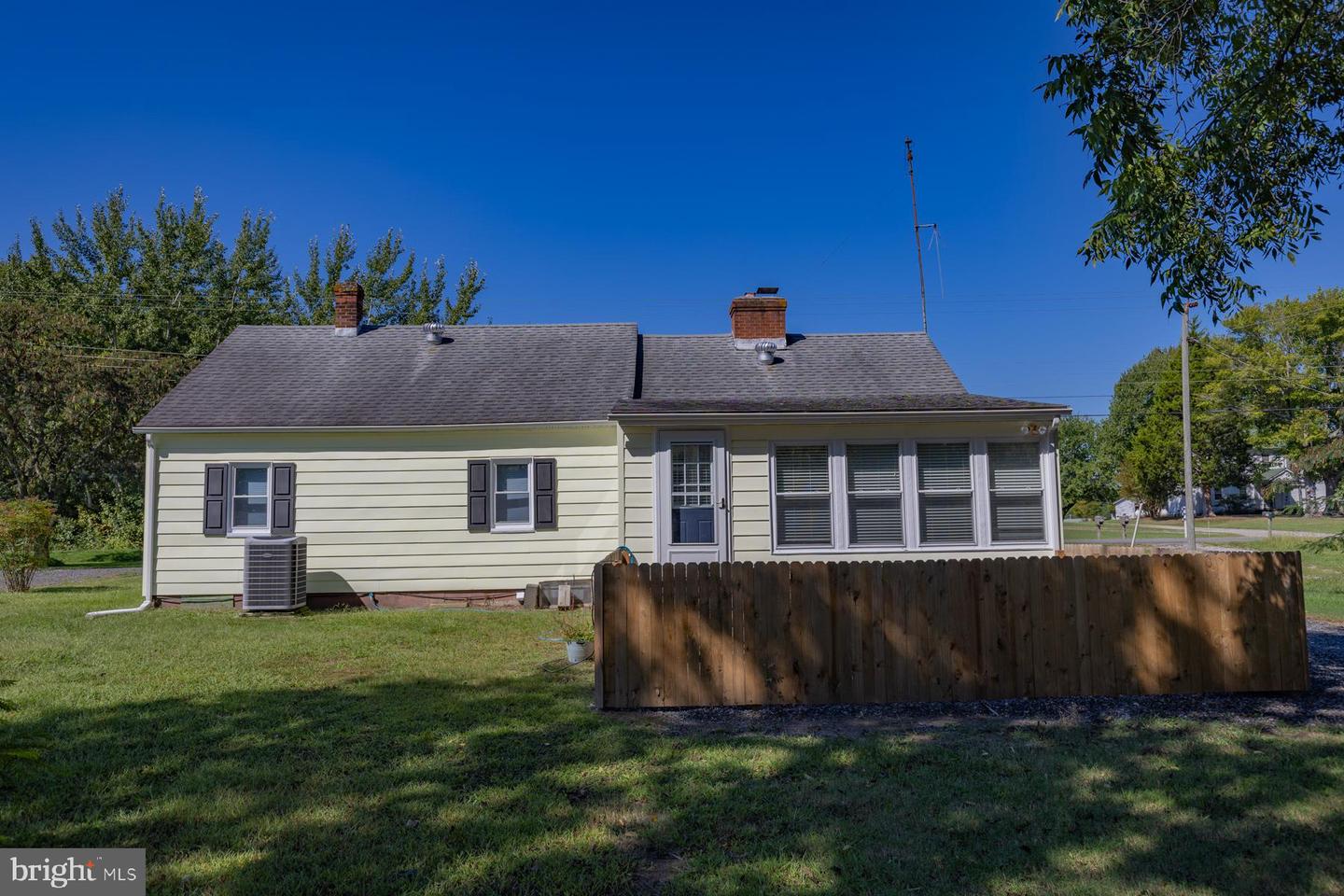 584 HARRYHOGAN RD, CALLAO, Virginia 22435, 2 Bedrooms Bedrooms, 5 Rooms Rooms,2 BathroomsBathrooms,Residential,For sale,584 HARRYHOGAN RD,VANV2001332 MLS # VANV2001332